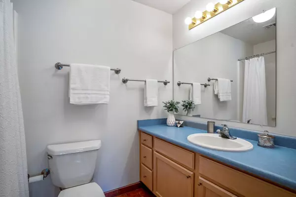 1001 Oppenheimer DR #219, Los Alamos, NM 87544