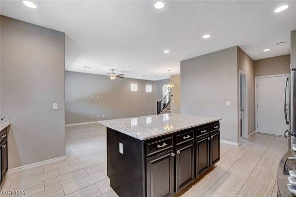 12445 Loggeta Way, Las Vegas, NV 89141