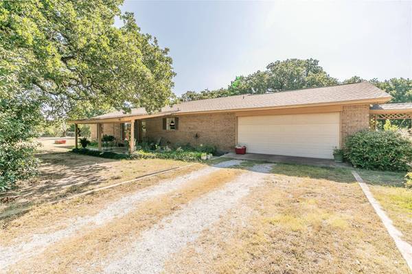 896 Decatur Cemetery Road, Decatur, TX 76234