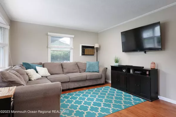 122 Dickinson Avenue, Toms River, NJ 08753