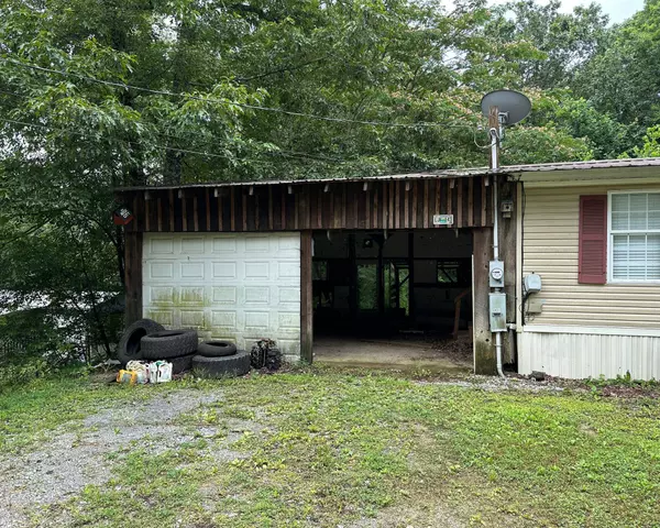 231 S Forest Rd, Chickamauga, GA 30707