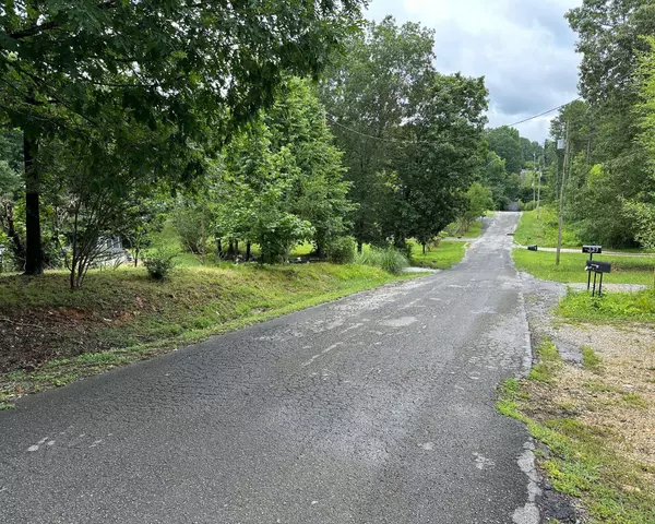 231 S Forest Rd, Chickamauga, GA 30707