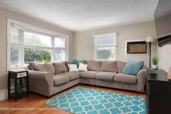 122 Dickinson Avenue, Toms River, NJ 08753