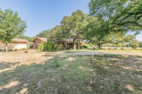 896 Decatur Cemetery Road, Decatur, TX 76234