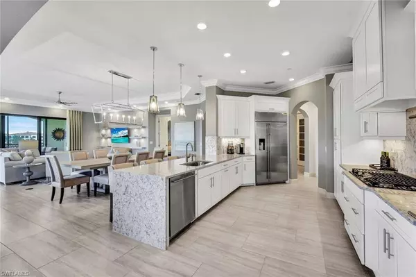 16387 Viansa WAY #19-302, Naples, FL 34110