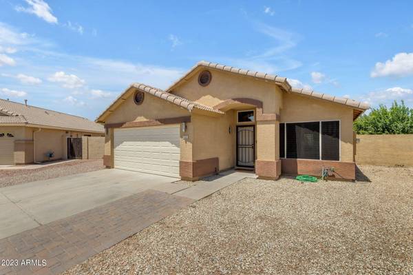 723 N JOSHUA TREE Lane, Gilbert, AZ 85234