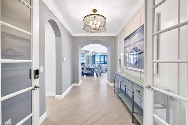 16387 Viansa WAY #19-302, Naples, FL 34110