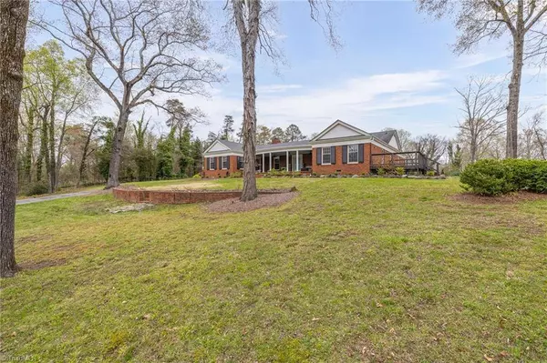 304 Shadow Valley RD, High Point, NC 27262