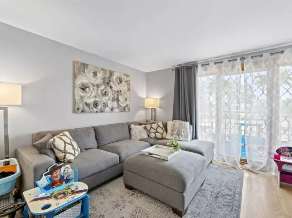 7946 W Addison Street, Chicago, IL 60634