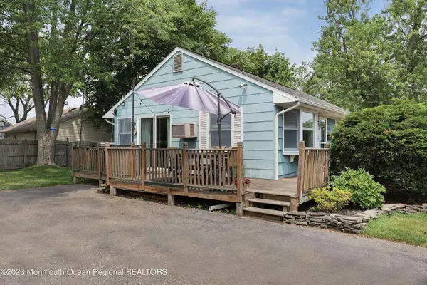 122 Dickinson Avenue, Toms River, NJ 08753