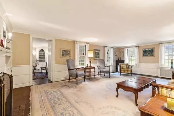 28 Pilgrim Rd, Melrose, MA 02176