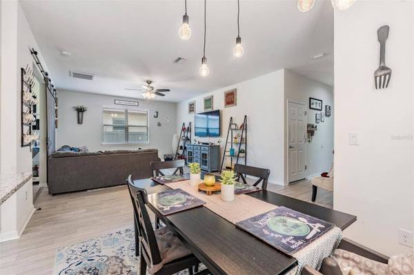 5217 FALLEN LEAF DR, Riverview, FL 33578