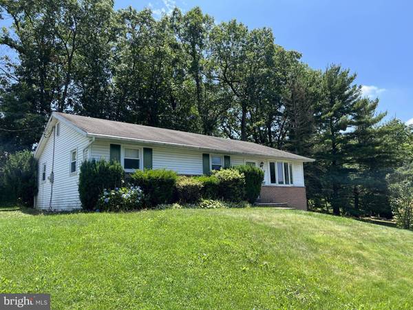 4903 CREEK DR, Harrisburg, PA 17112