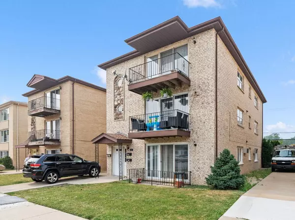 7946 W Addison Street, Chicago, IL 60634