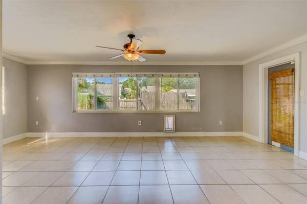 1720 TYRONE BLVD N, St Petersburg, FL 33710