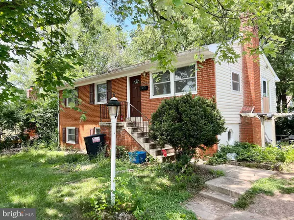 4508 KNOLL DR, Woodbridge, VA 22193