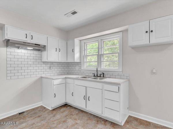 728 Overlook DR, Morristown, TN 37813