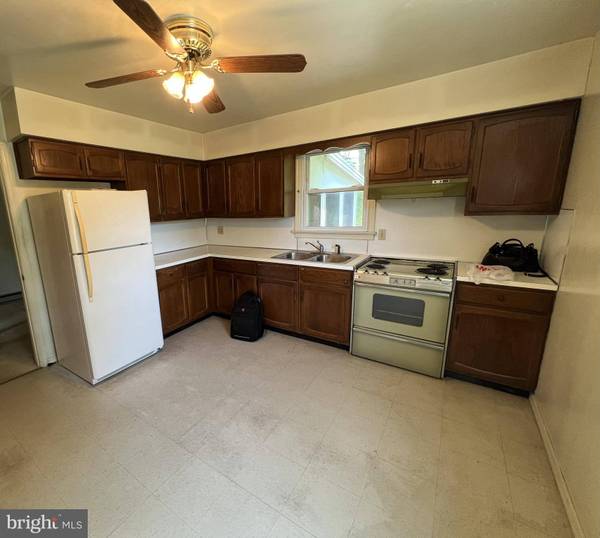 4903 CREEK DR, Harrisburg, PA 17112