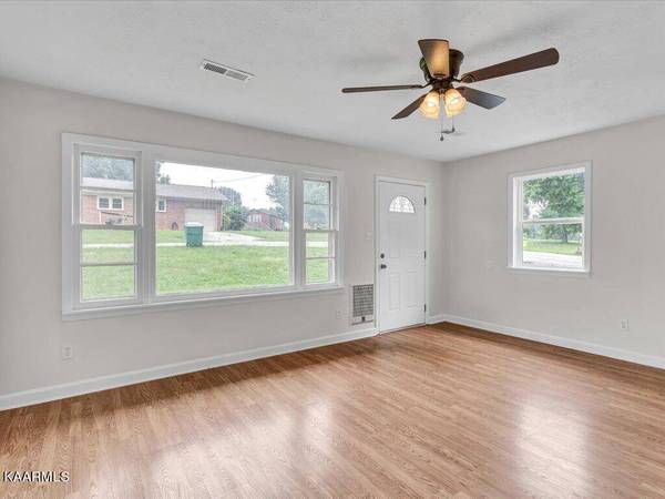 728 Overlook DR, Morristown, TN 37813