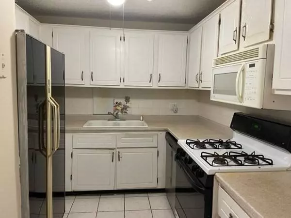 309 Pawtucket Blvd #14, Lowell, MA 01854