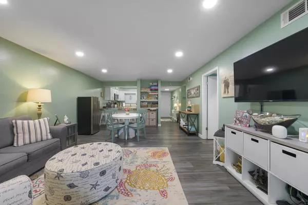 330 Bluefish Drive #103, Fort Walton Beach, FL 32548