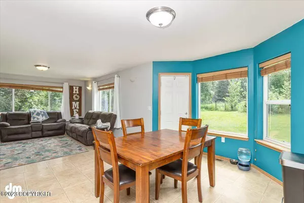 5012 W Northern Rose LN, Wasilla, AK 99623