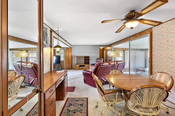 31616 TERRACE DR, Tavares, FL 32778