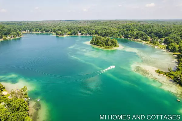 5014 S Lake Shore Boulevard, Newaygo, MI 49337