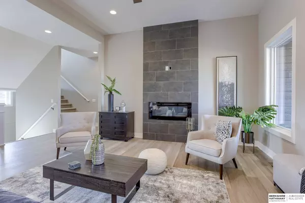 10816 S 176 Street, Omaha, NE 68136