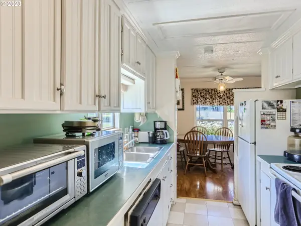 11784 SW ROYAL VILLA DR, Portland, OR 97224