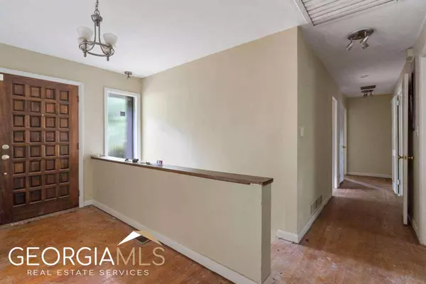 4955 Powers Ferry RD, Sandy Springs, GA 30327