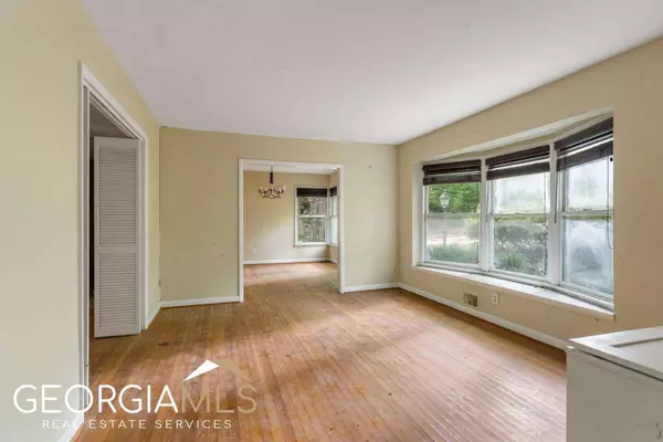 4955 Powers Ferry RD, Sandy Springs, GA 30327