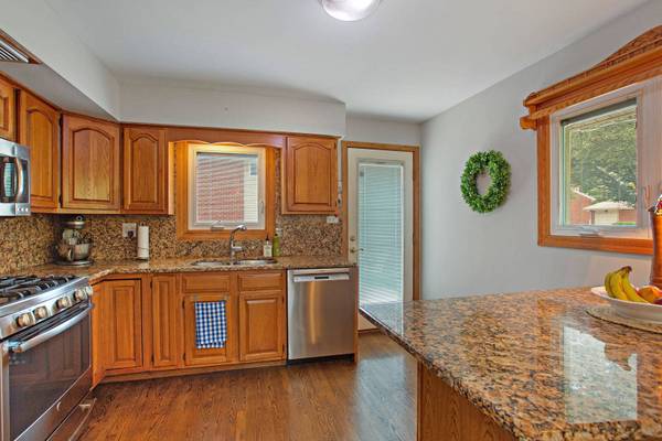 401 N WINDSOR DR, Arlington Heights, IL 60004