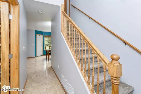 5012 W Northern Rose LN, Wasilla, AK 99623