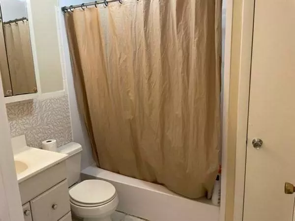 309 Pawtucket Blvd #14, Lowell, MA 01854