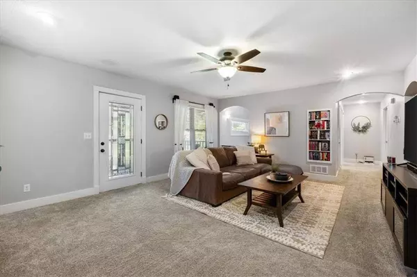 1706 Wornall RD, Excelsior Springs, MO 64024