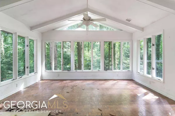 4955 Powers Ferry RD, Sandy Springs, GA 30327