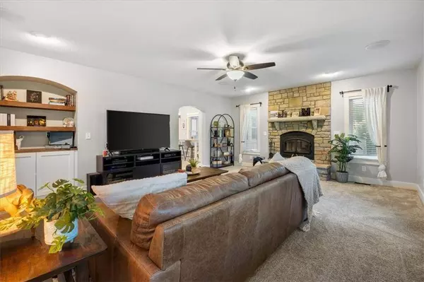 1706 Wornall RD, Excelsior Springs, MO 64024