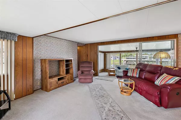 31616 TERRACE DR, Tavares, FL 32778