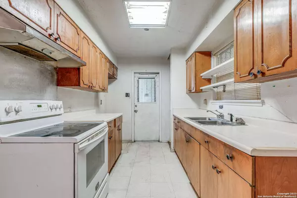 143 PEACH VALLEY DR, San Antonio, TX 78227-4551