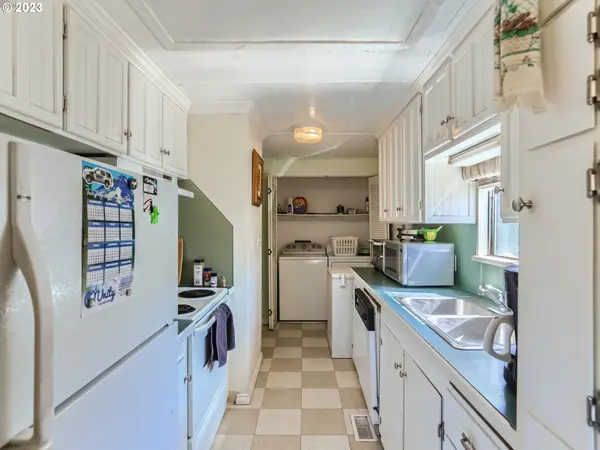 11784 SW ROYAL VILLA DR, Portland, OR 97224