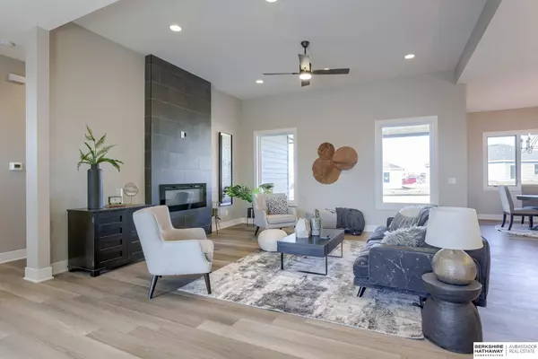 10816 S 176 Street, Omaha, NE 68136