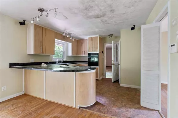 4955 Powers Ferry RD, Sandy Springs, GA 30327