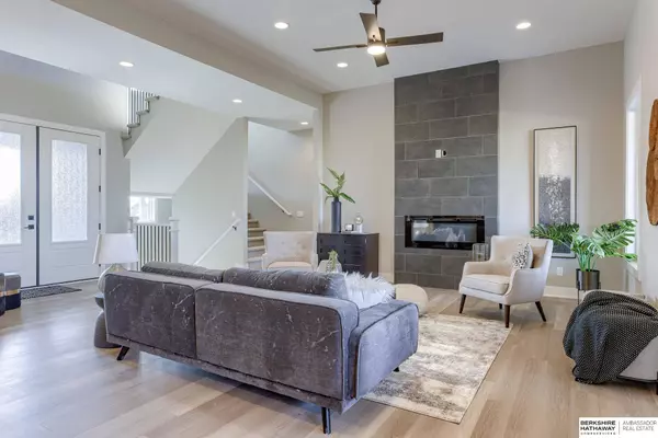 10816 S 176 Street, Omaha, NE 68136