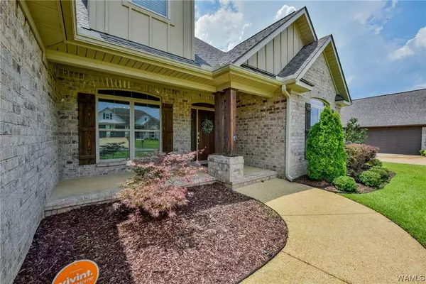 13824 Glenview DR, Northport, AL 35475