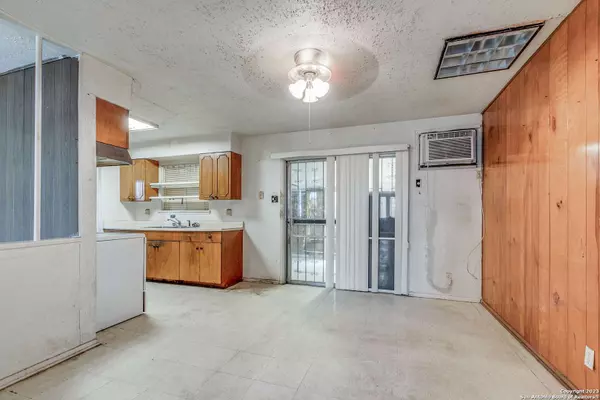 143 PEACH VALLEY DR, San Antonio, TX 78227-4551