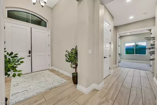 8465 S Valadez Street, Las Vegas, NV 89113