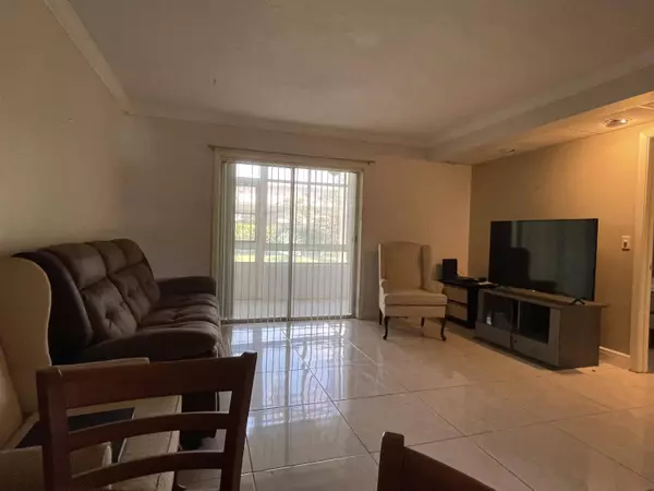 2647 N Garden DR 104, Lake Worth, FL 33461