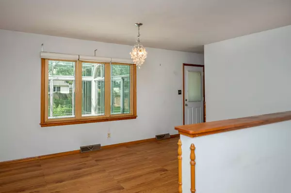 2205 W Acres RD, Joliet, IL 60435