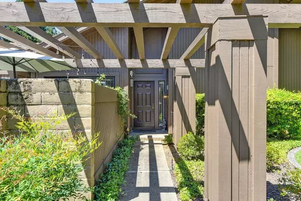 11426 Coloma Road, Gold River, CA 95670